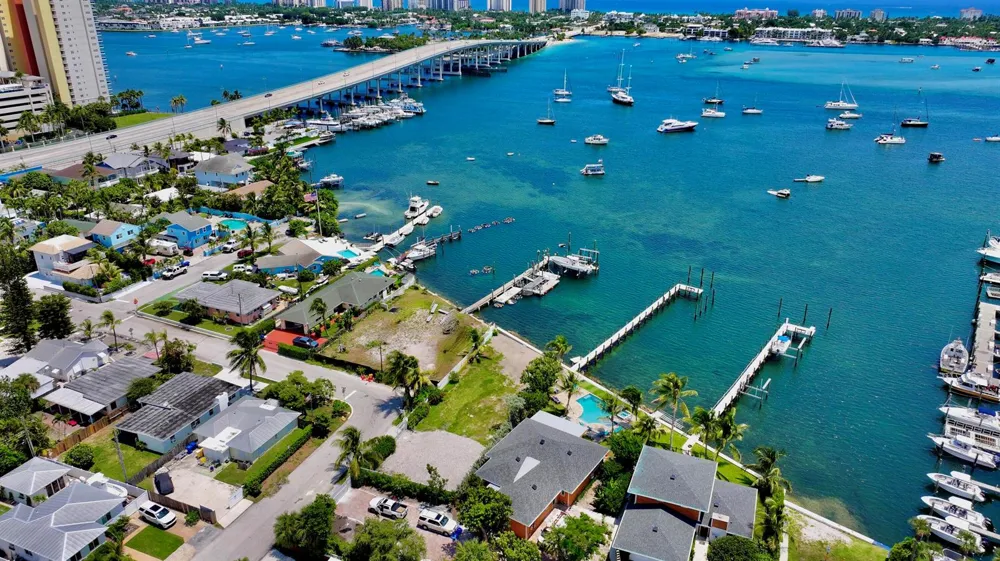 265 E 23RD STREET Riviera Beach, FL 33404