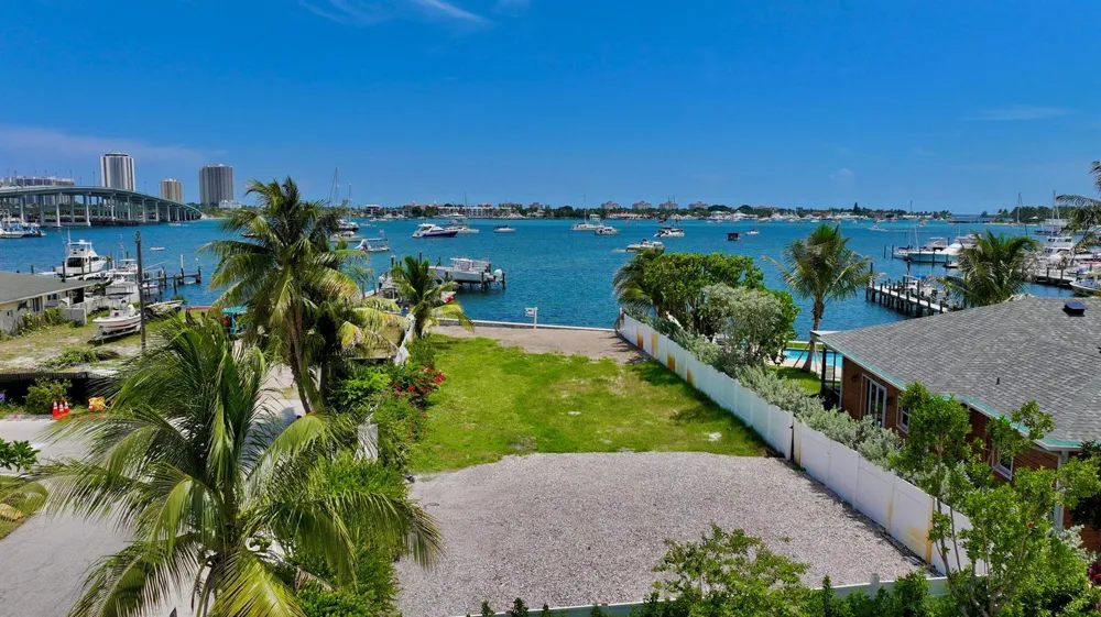 265 E 23RD STREET Riviera Beach, FL 33404