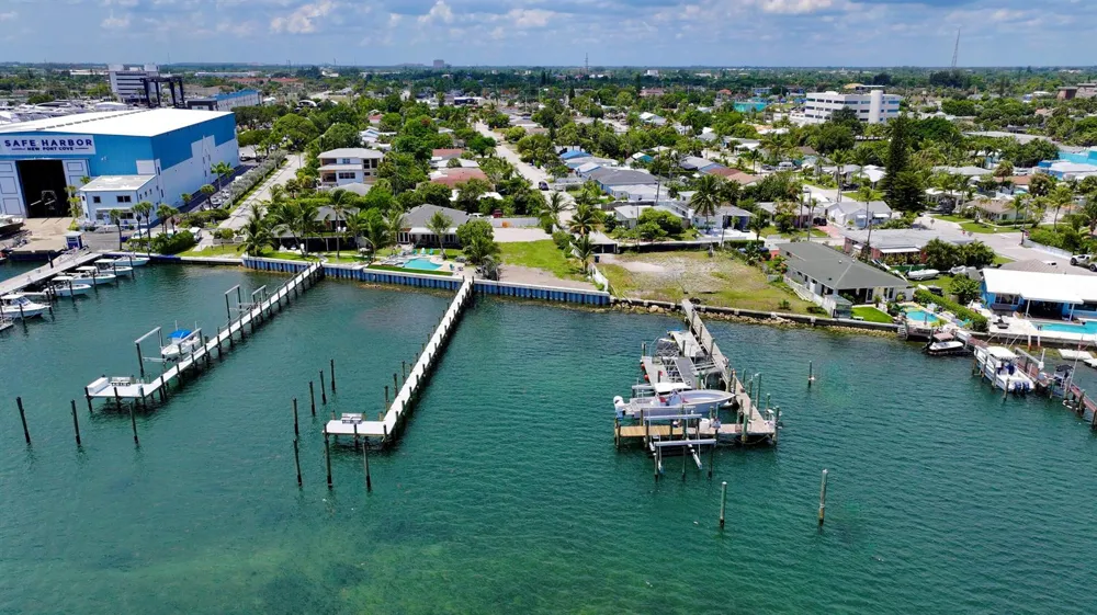 265 E 23RD STREET Riviera Beach, FL 33404