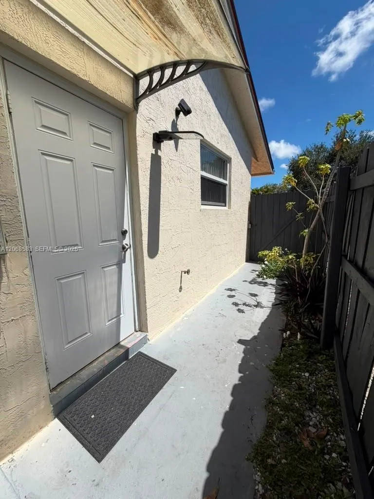 1725 SW 32nd St #0 Fort Lauderdale, FL 33315