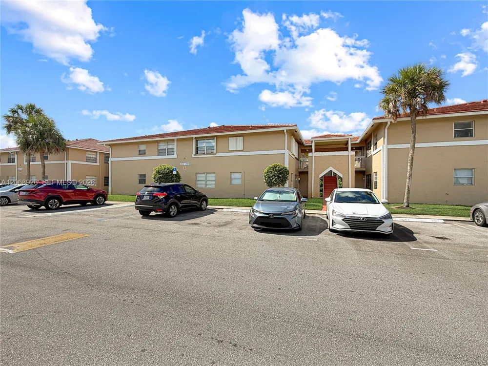 10056 Twin Lakes Dr #37-D Coral Springs, FL 33071