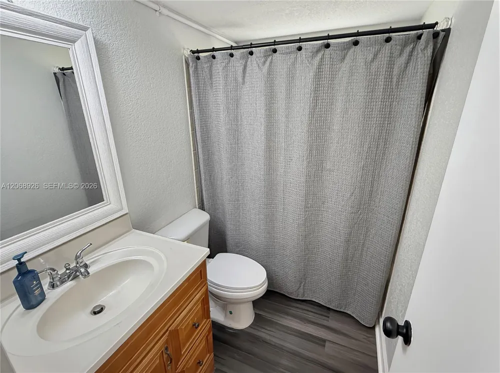 10056 Twin Lakes Dr #37-D Coral Springs, FL 33071