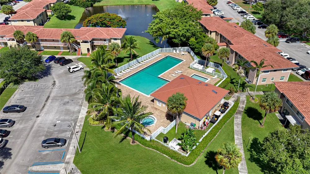 10056 Twin Lakes Dr #37-D Coral Springs, FL 33071