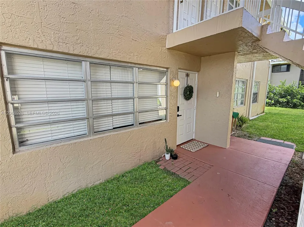 10056 Twin Lakes Dr #37-D Coral Springs, FL 33071