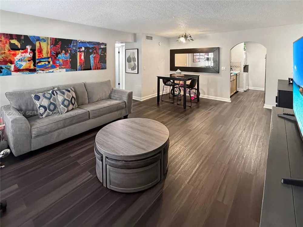 10056 Twin Lakes Dr #37-D Coral Springs, FL 33071