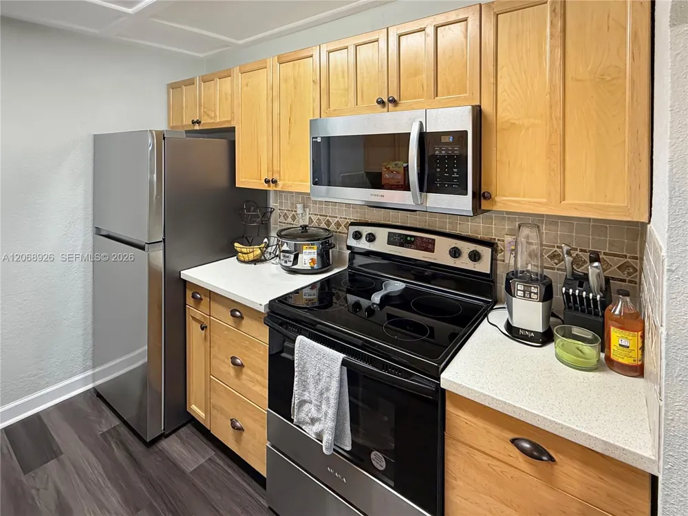 10056 Twin Lakes Dr #37-D Coral Springs, FL 33071