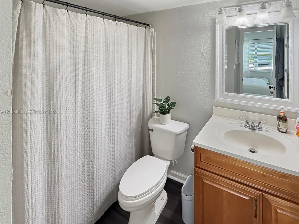 10056 Twin Lakes Dr #37-D Coral Springs, FL 33071