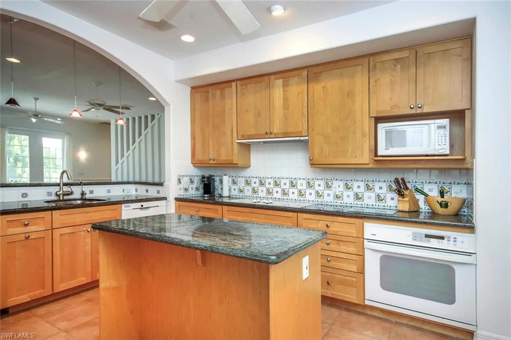580 Sea Oats Drive Sanibel, FL 33957
