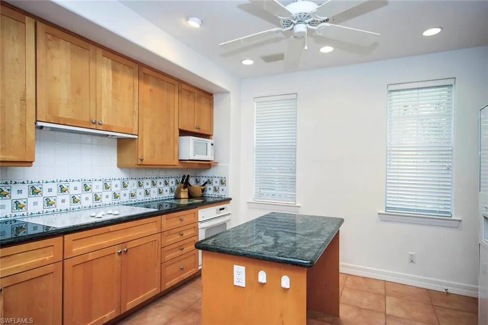 580 Sea Oats Drive Sanibel, FL 33957