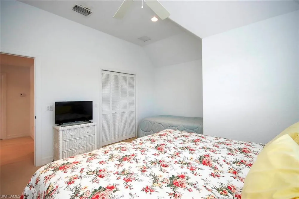580 Sea Oats Drive Sanibel, FL 33957