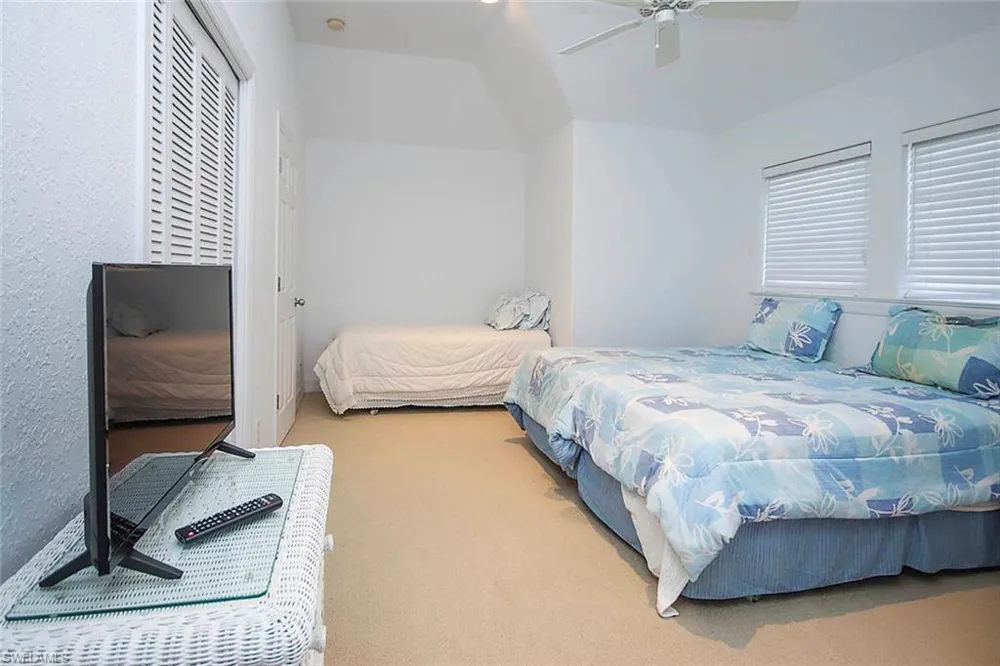 580 Sea Oats Drive Sanibel, FL 33957
