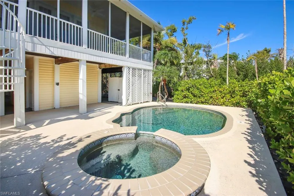 580 Sea Oats Drive Sanibel, FL 33957