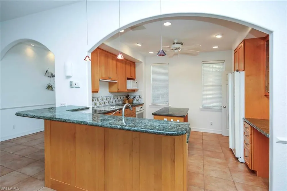 580 Sea Oats Drive Sanibel, FL 33957