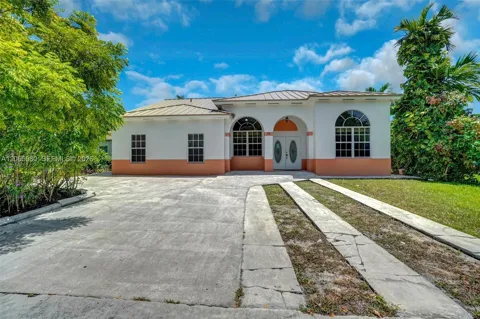 25 Ludlam Dr