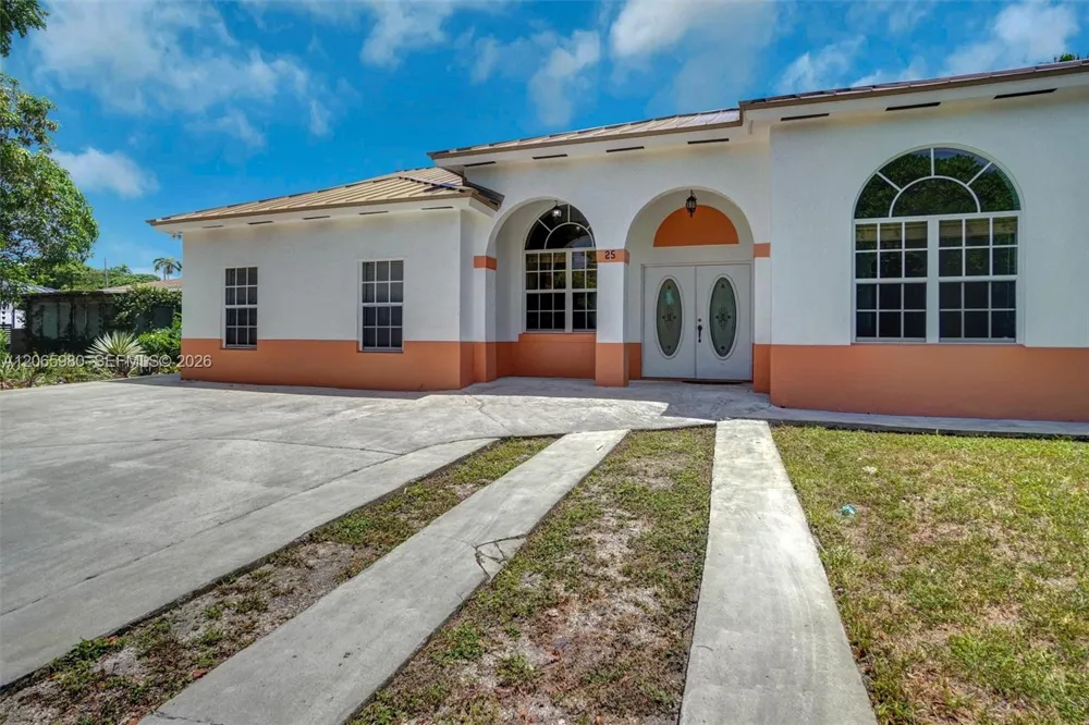 25 Ludlam Dr Miami Springs, FL 33166