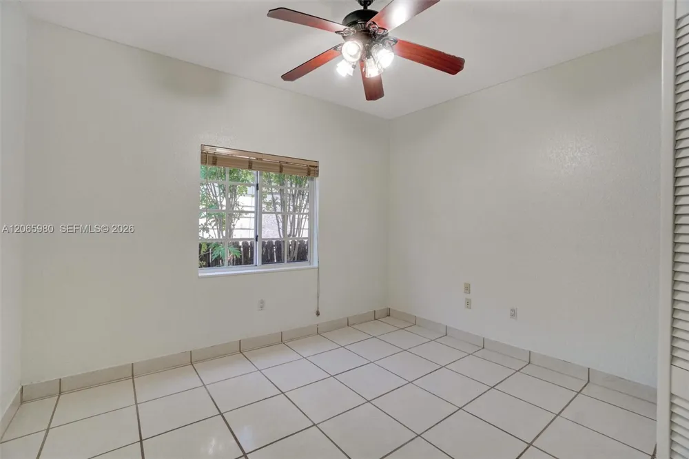 25 Ludlam Dr Miami Springs, FL 33166