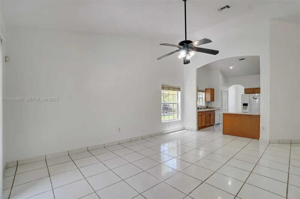 25 Ludlam Dr Miami Springs, FL 33166