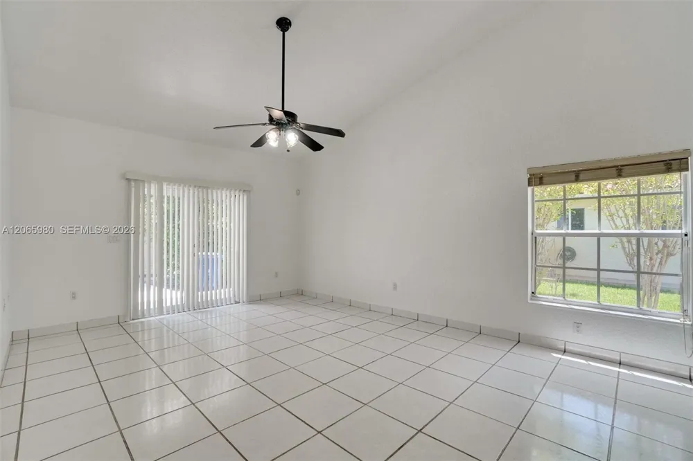 25 Ludlam Dr Miami Springs, FL 33166