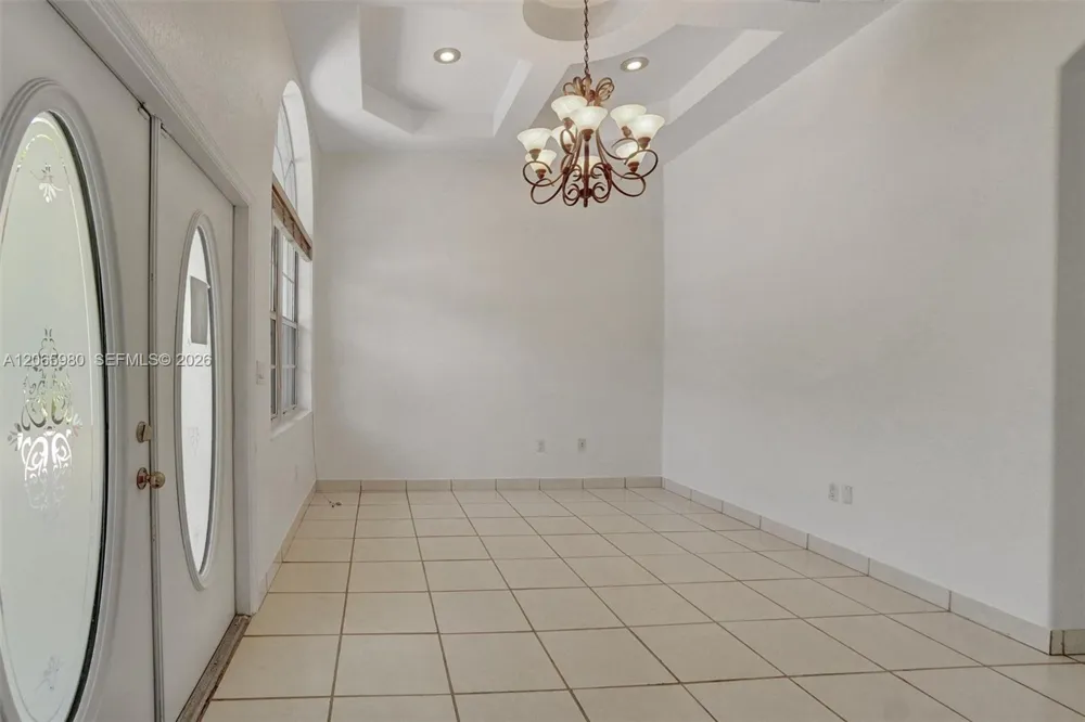 25 Ludlam Dr Miami Springs, FL 33166