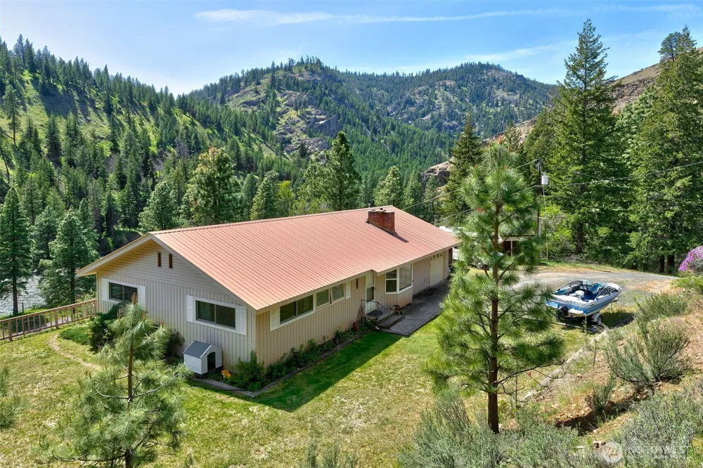 15547 State Route 410 Naches, WA 98937