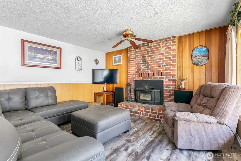15547 State Route 410 Naches, WA 98937
