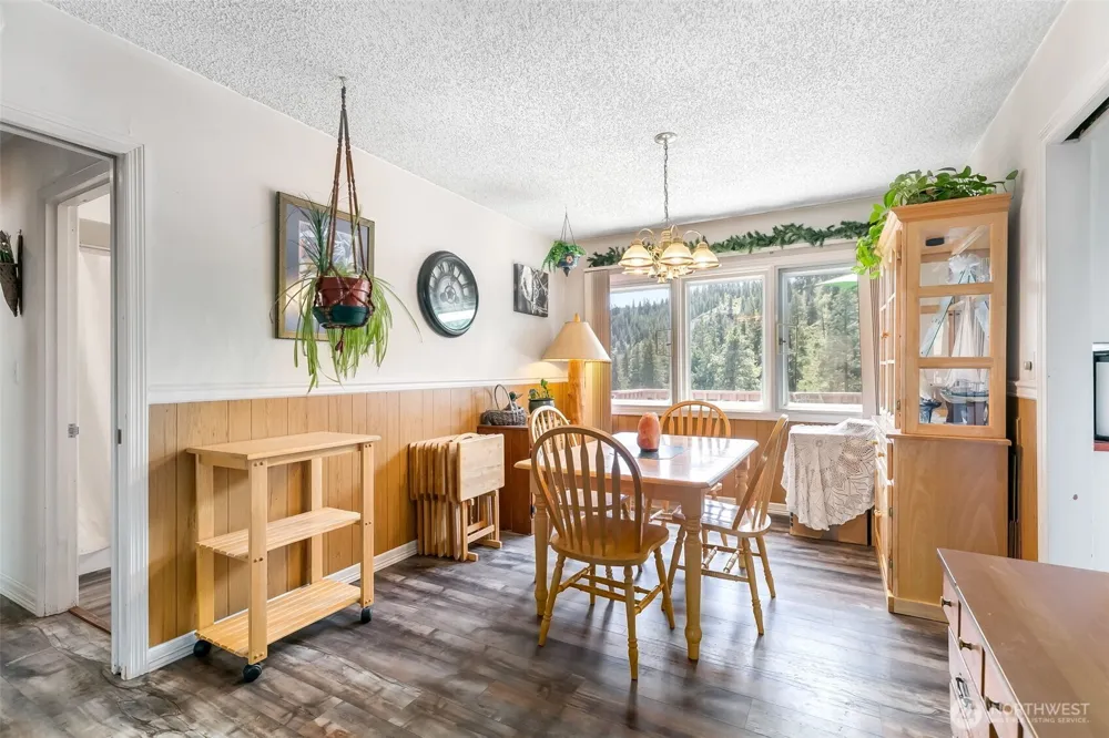15547 State Route 410 Naches, WA 98937