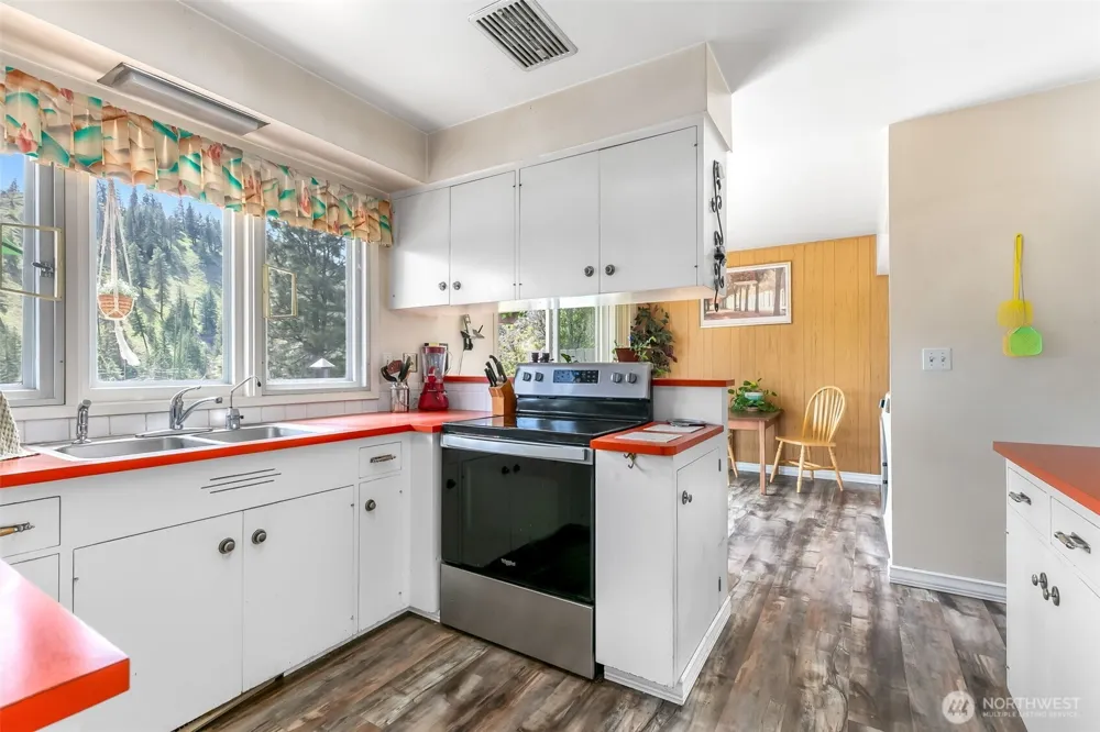15547 State Route 410 Naches, WA 98937