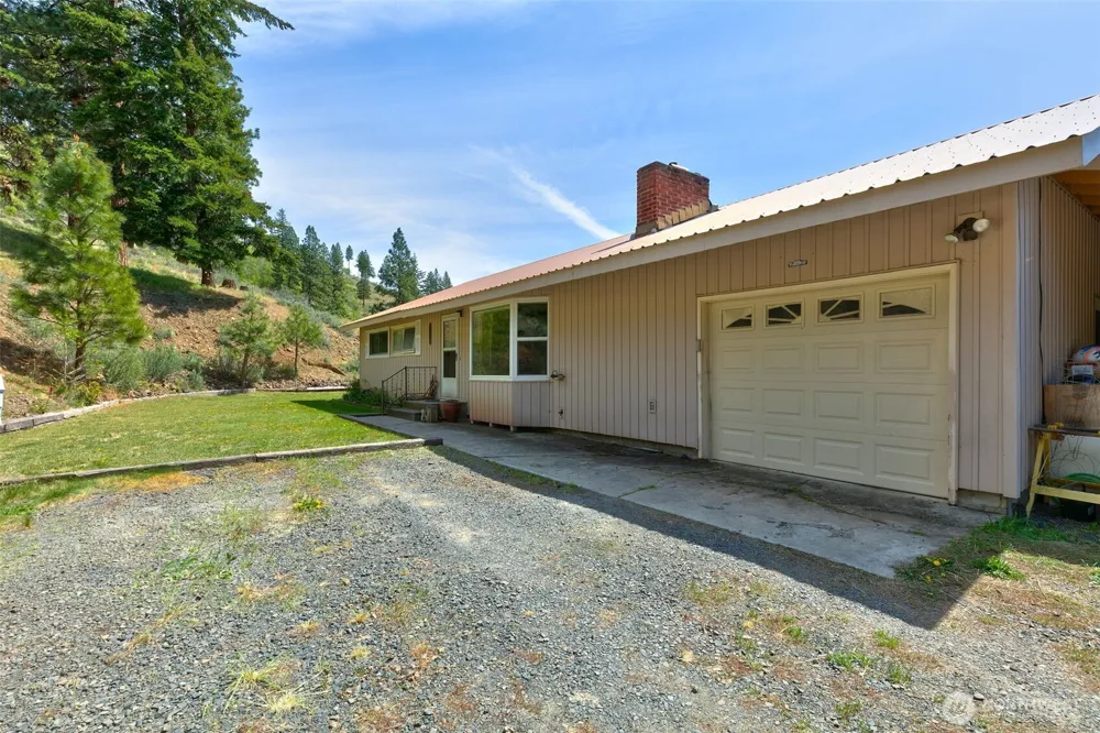 15547 State Route 410 Naches, WA 98937
