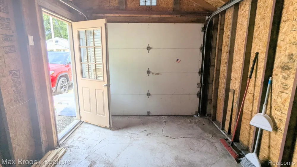913 Boston Avenue Waterford Charter Township, MI 48328