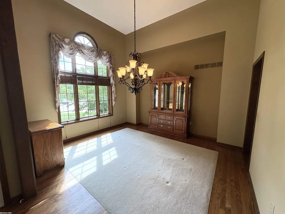 56411 Dickens Drive Shelby Charter Township, MI 48316