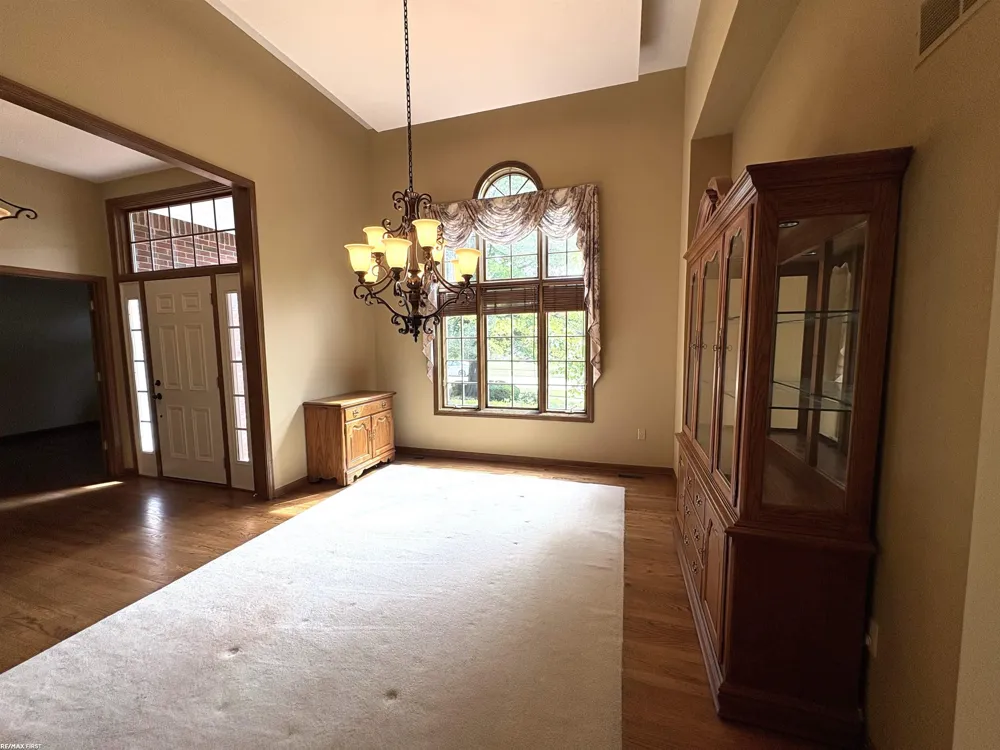 56411 Dickens Drive Shelby Charter Township, MI 48316