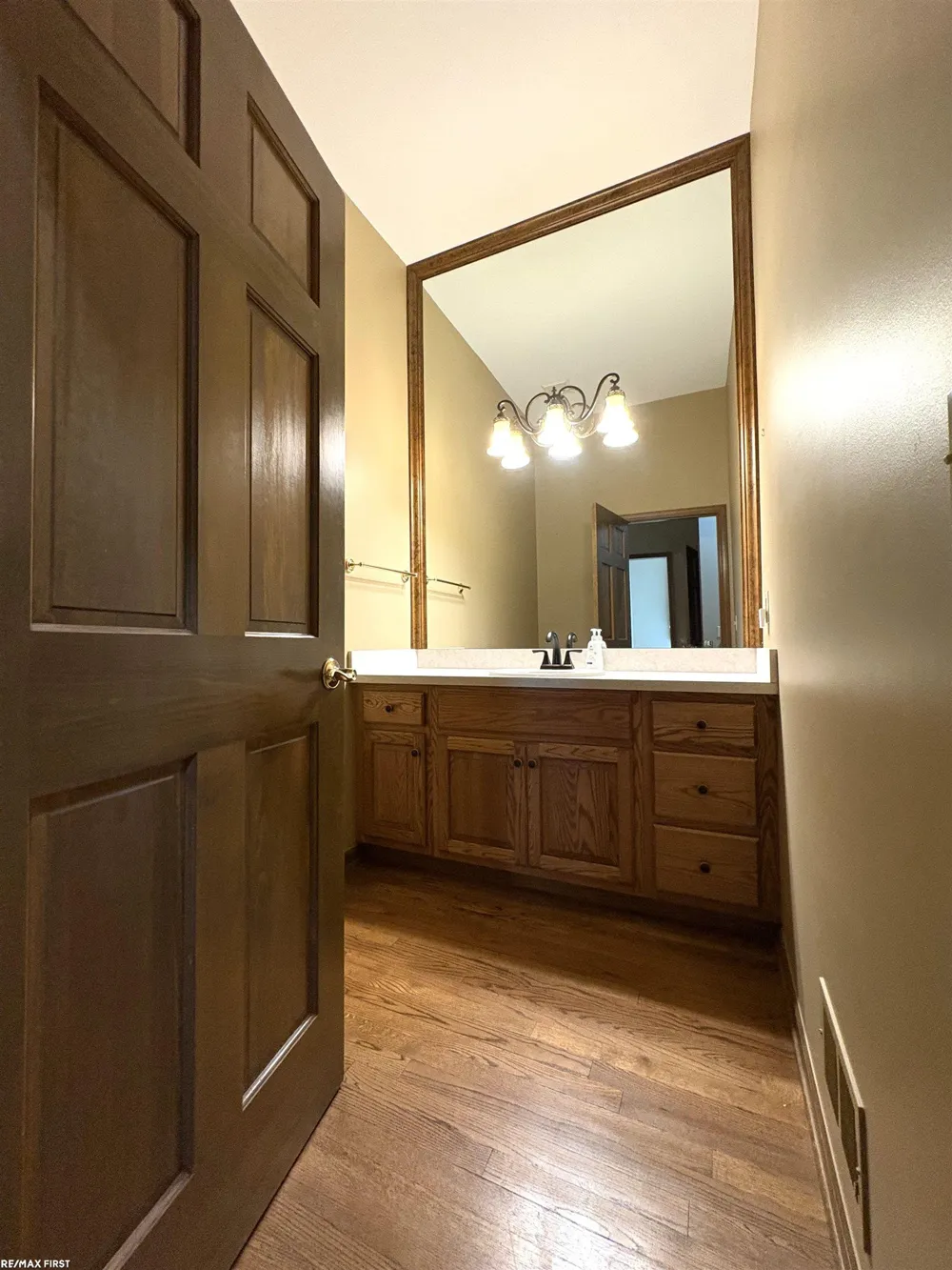 56411 Dickens Drive Shelby Charter Township, MI 48316