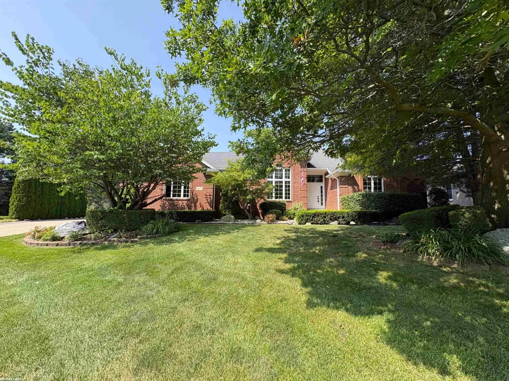 56411 Dickens Drive Shelby Charter Township, MI 48316