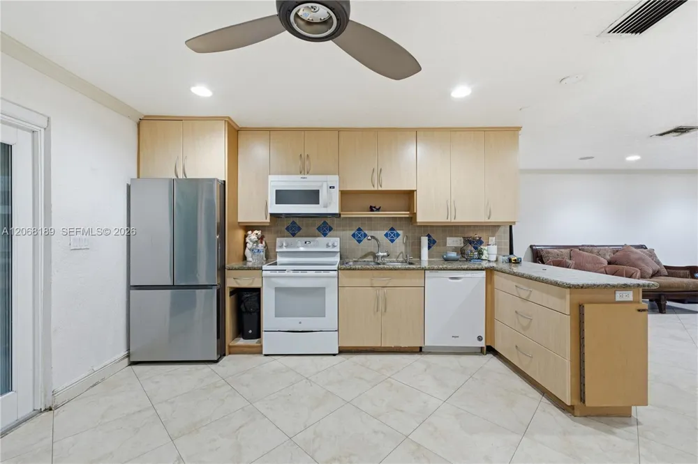 5190 SW 28th Ter Dania Beach, FL 33312