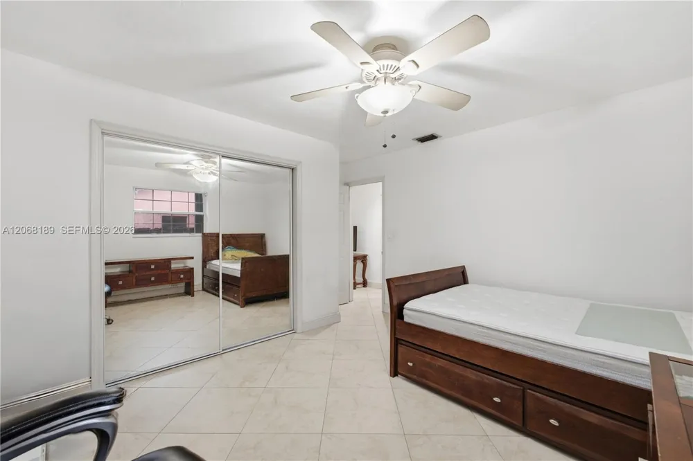 5190 SW 28th Ter Dania Beach, FL 33312
