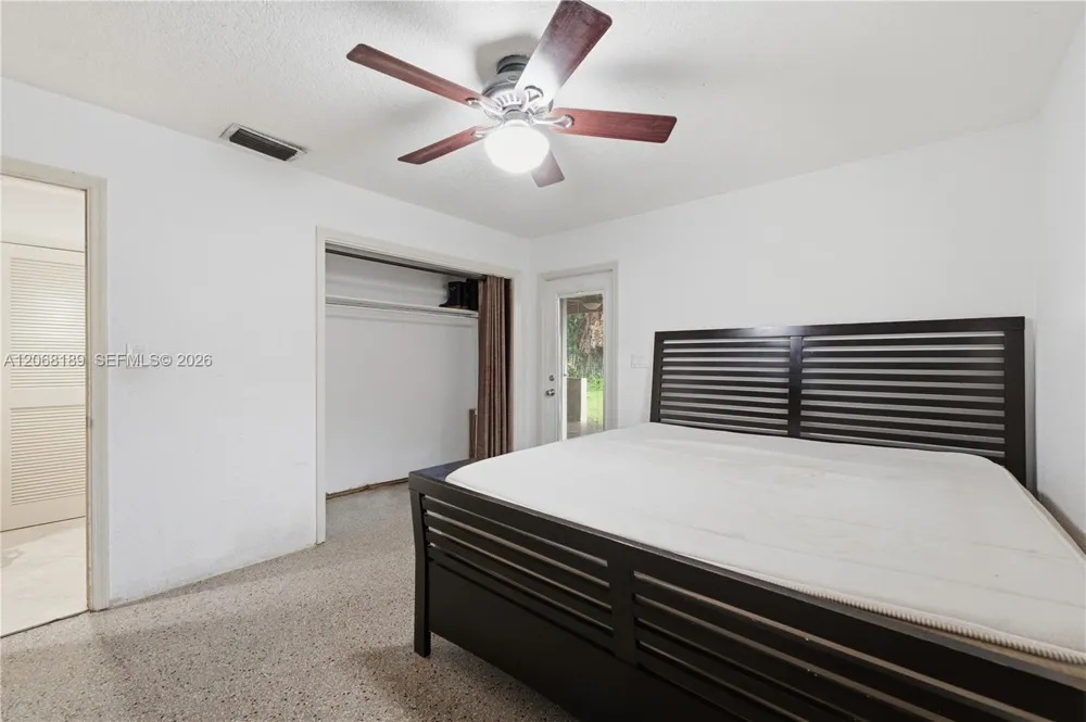 5190 SW 28th Ter Dania Beach, FL 33312