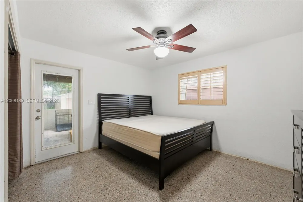 5190 SW 28th Ter Dania Beach, FL 33312
