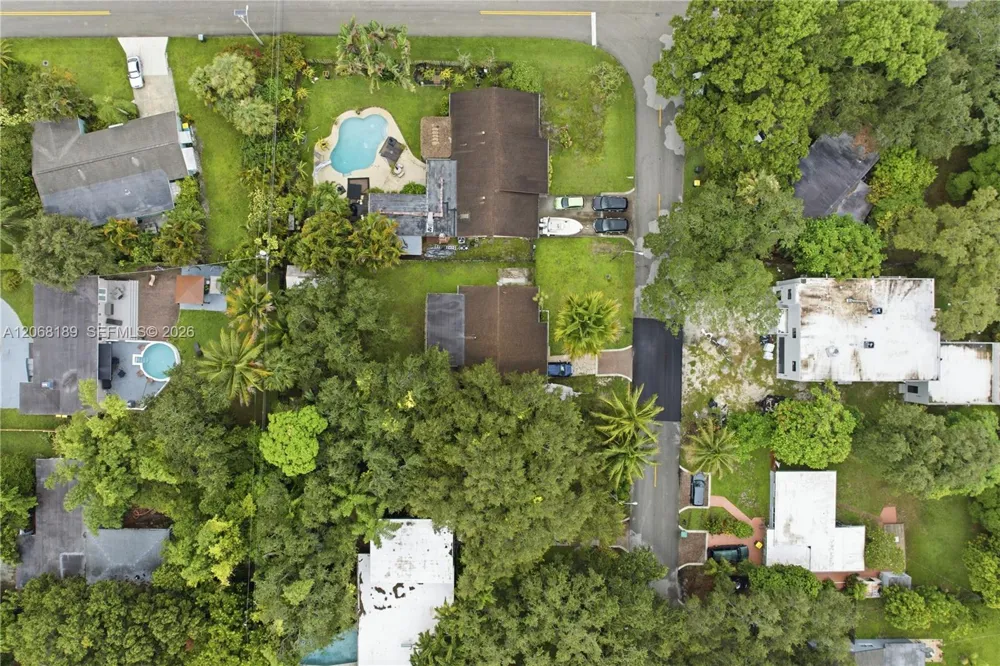 5190 SW 28th Ter Dania Beach, FL 33312