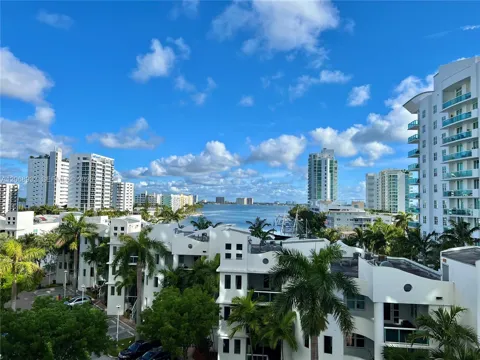 7900 Harbor Island Dr #608