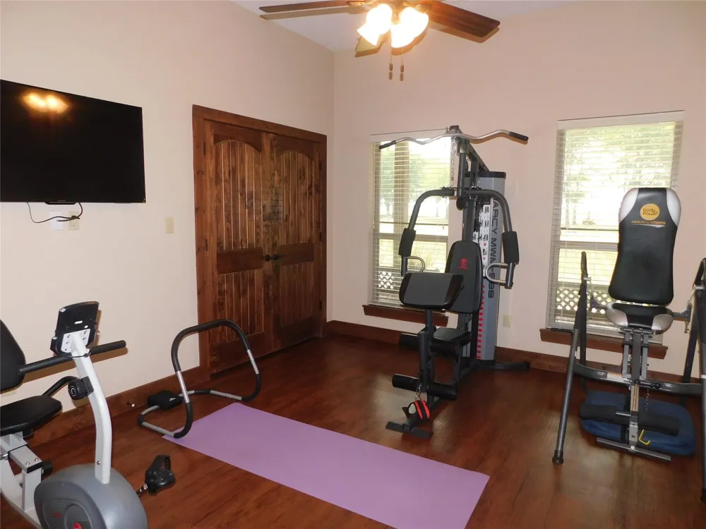 7032 Fm 1567 Lone Oak, TX 75453