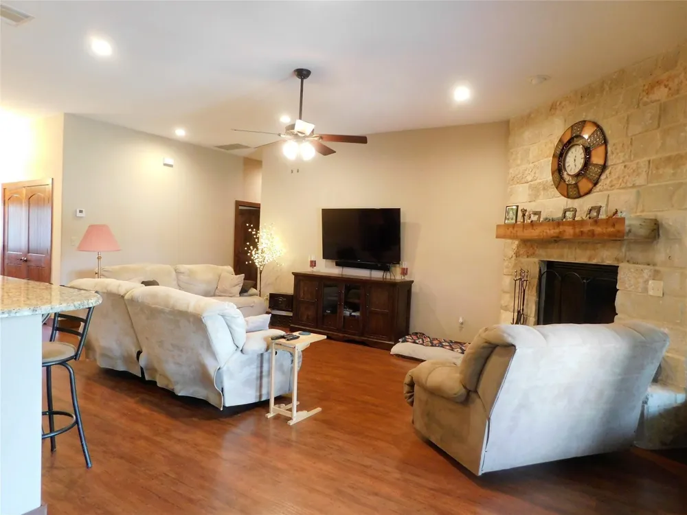 7032 Fm 1567 Lone Oak, TX 75453