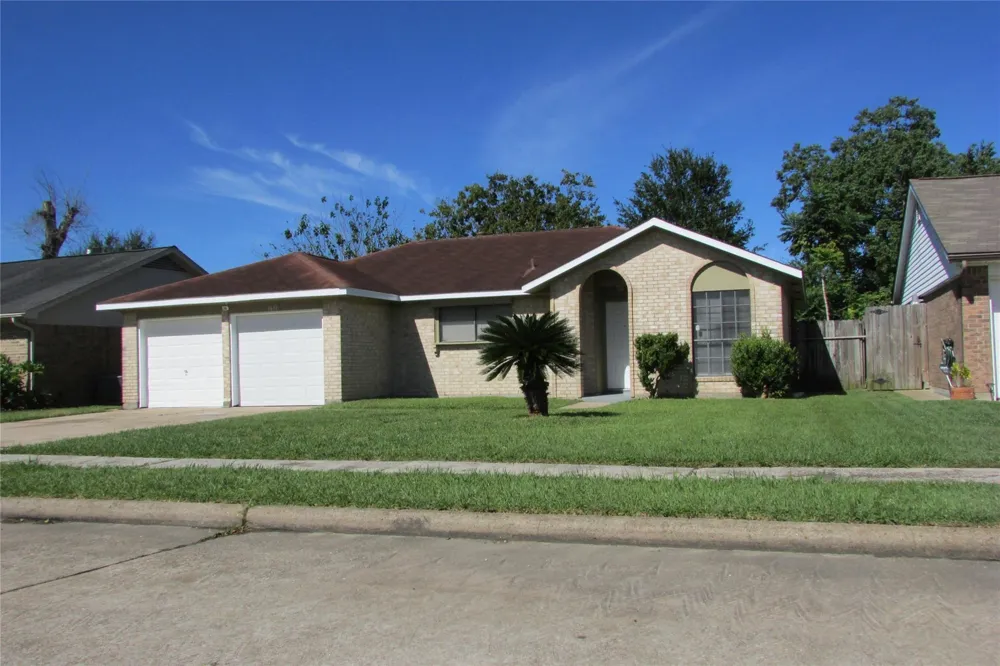 1611 Chippawa Lane Pasadena, TX 77504