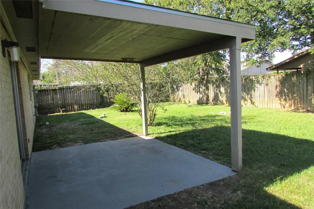 1611 Chippawa Lane Pasadena, TX 77504