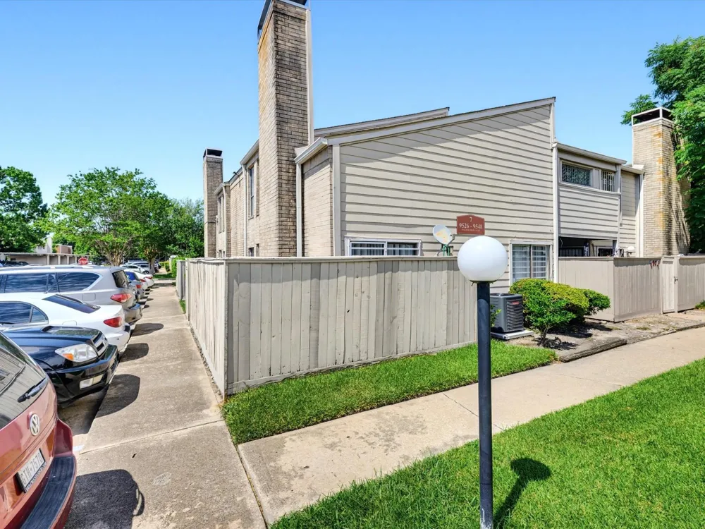 9548 Pagewood Lane #9548 Houston, TX 77063