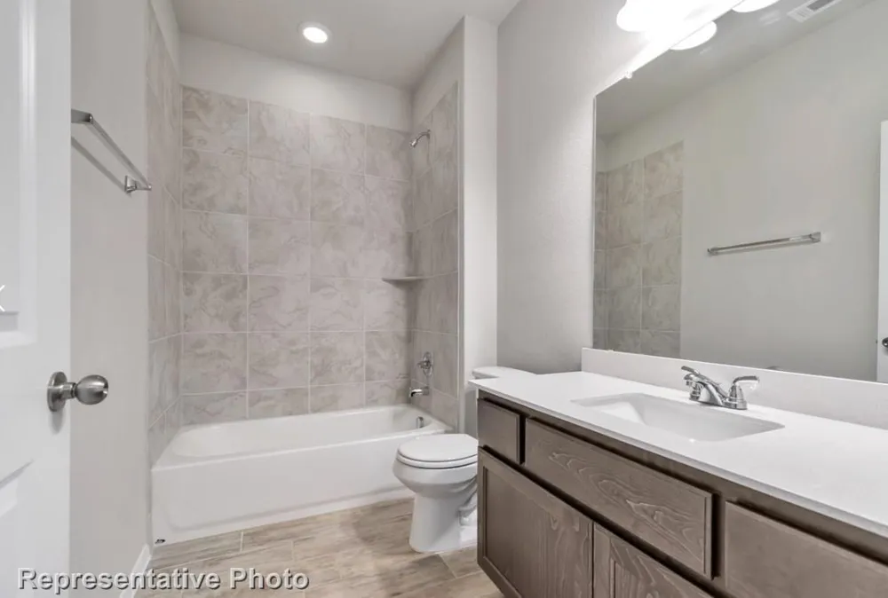 322 Legacy Point Drive Sealy, TX 77474