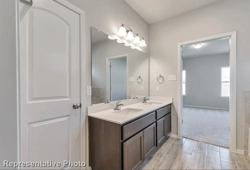 322 Legacy Point Drive Sealy, TX 77474
