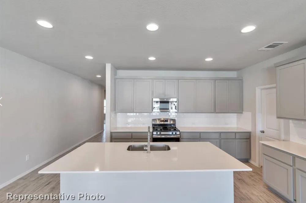 322 Legacy Point Drive Sealy, TX 77474