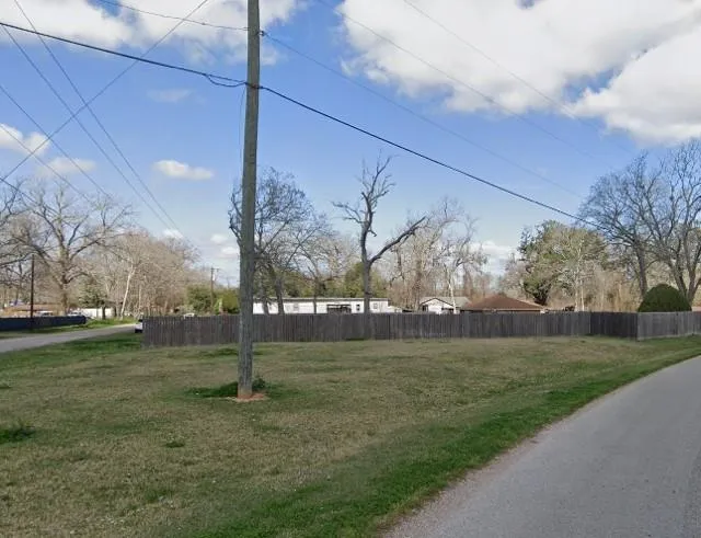 Texas Avenue Holiday Lakes, TX 77515