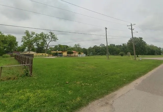Texas Avenue Holiday Lakes, TX 77515