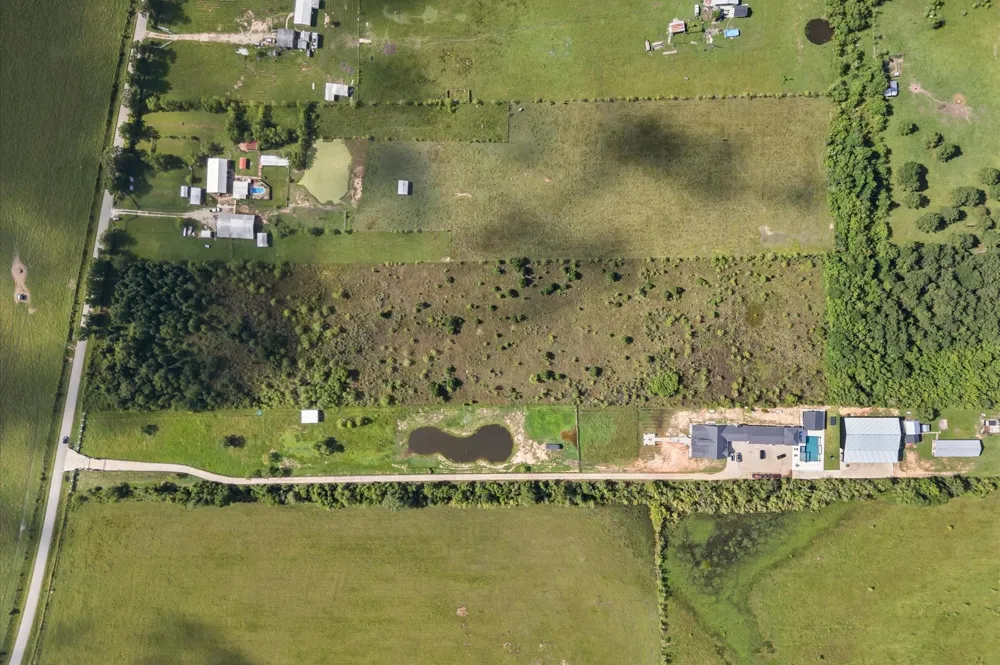 420 County Road 3011 Dayton, TX 77535